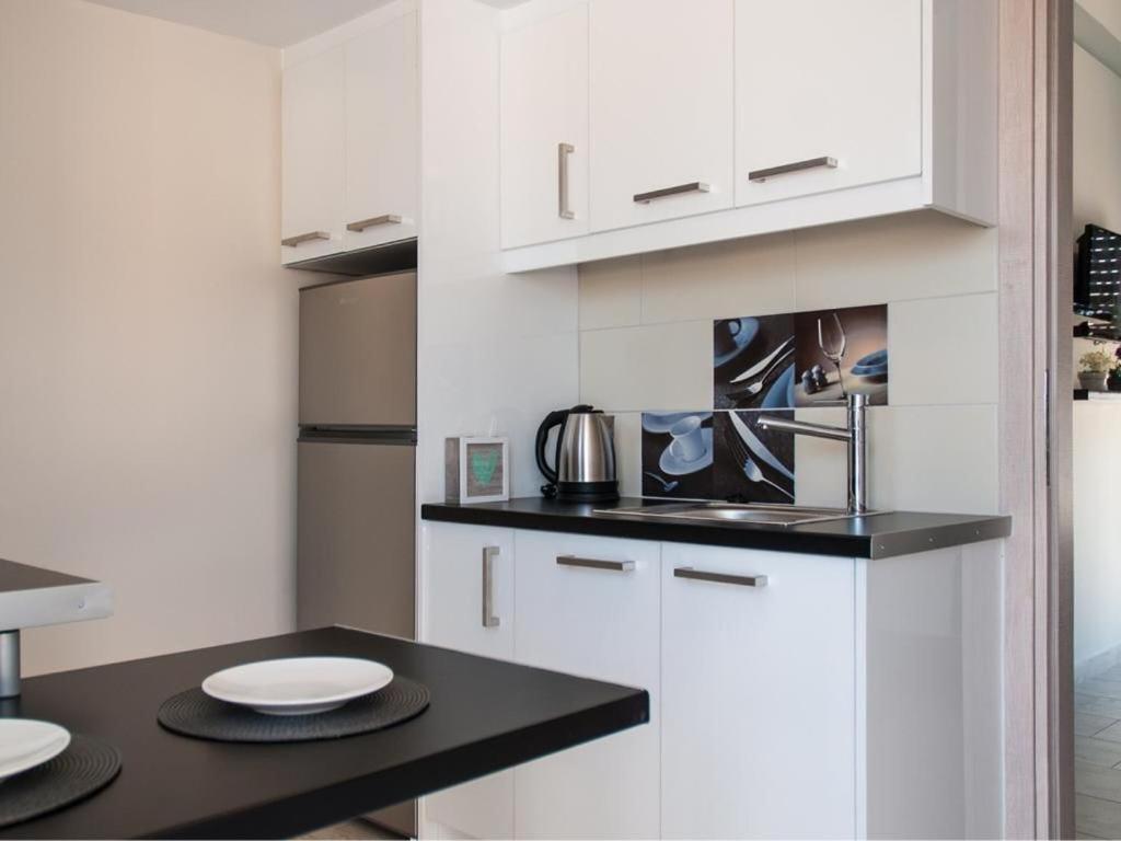 Konstantinou Apartment - Smart & Roof Top Terrace Афіни Екстер'єр фото